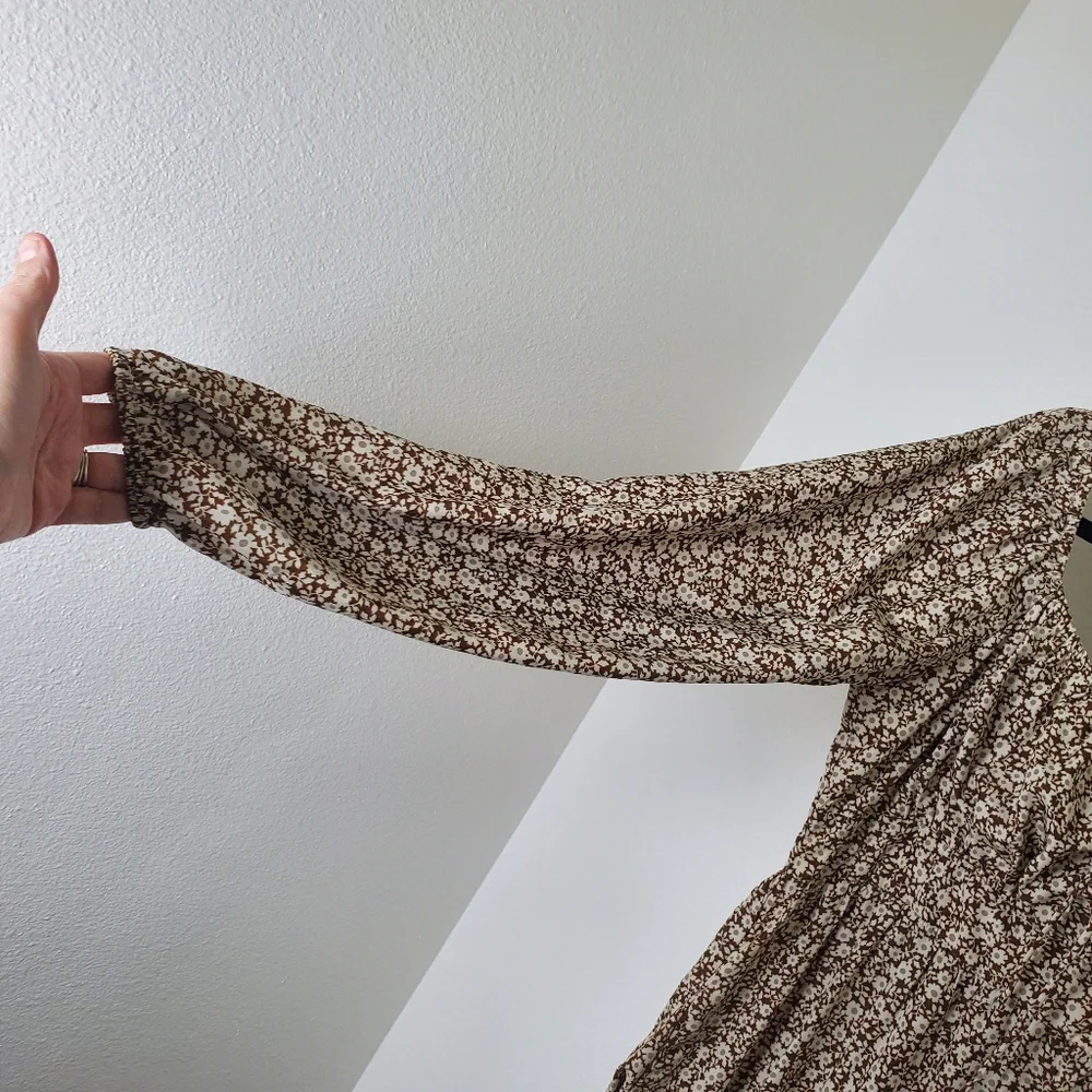 Jacquie The Label Women's Brown‎ Ditsy Floral Long Sleeve Midi Dress